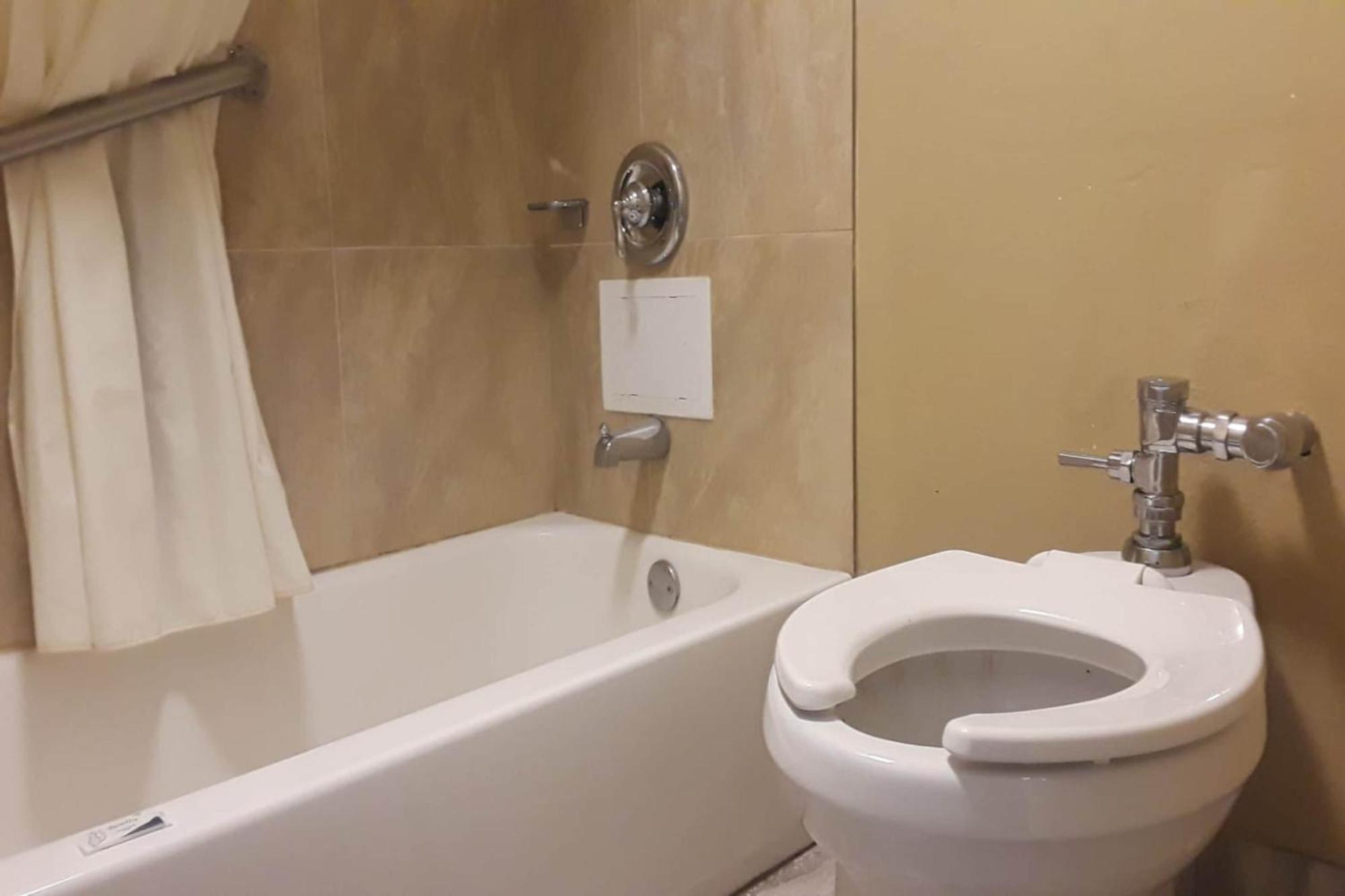 Oyo Hotel Tallahassee Downtown Экстерьер фото