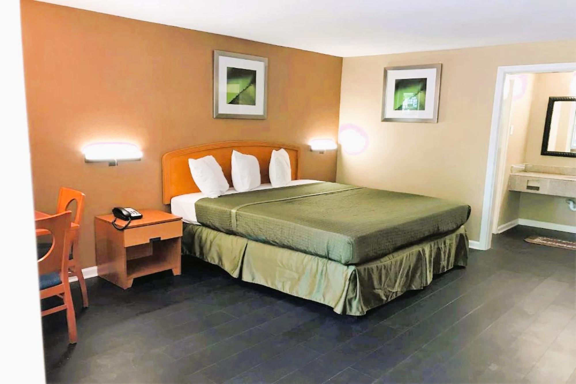 Oyo Hotel Tallahassee Downtown Экстерьер фото