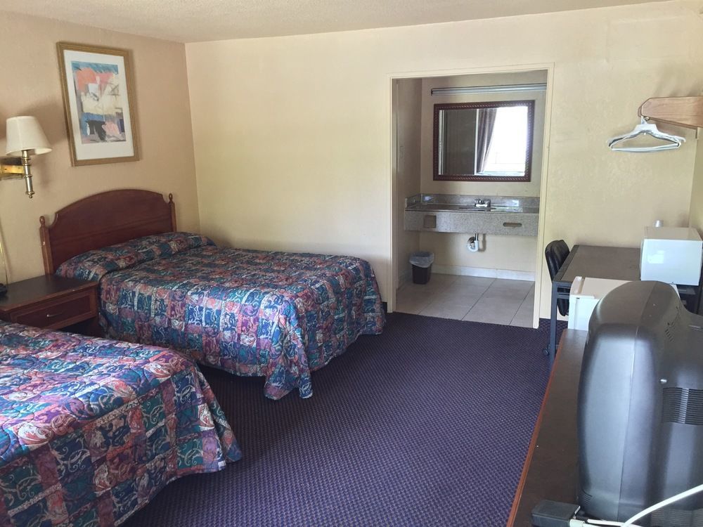 Oyo Hotel Tallahassee Downtown Экстерьер фото