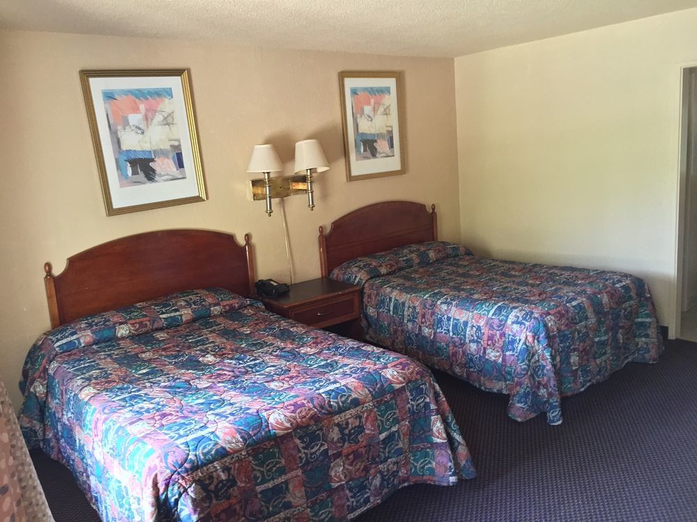 Oyo Hotel Tallahassee Downtown Экстерьер фото