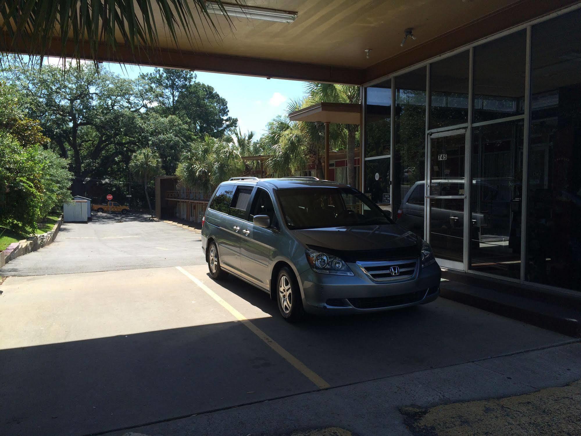 Oyo Hotel Tallahassee Downtown Экстерьер фото